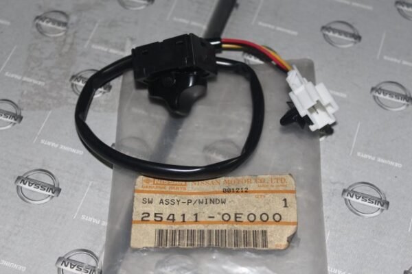 Nissan Bluebird Cam Düğmesi Sağ 25411-0E000 U13